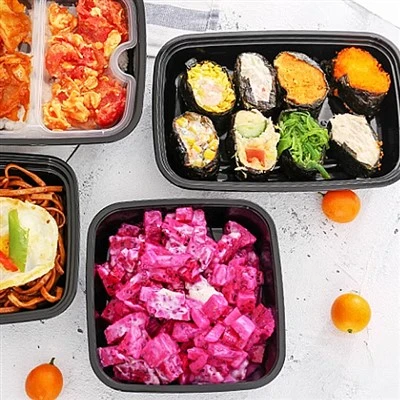 Various Styles Of American Lunch Boxes With Lids